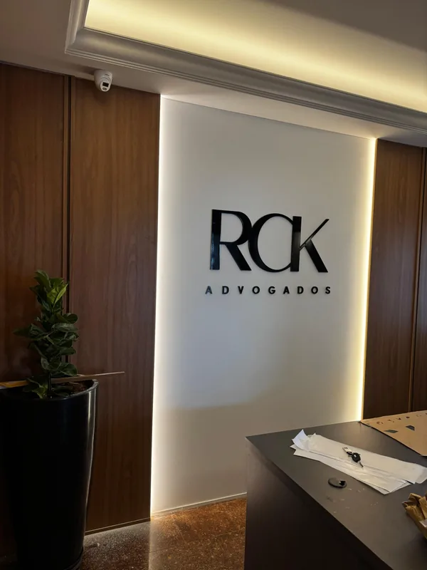 Comunicação visual interna da RCK Advogados